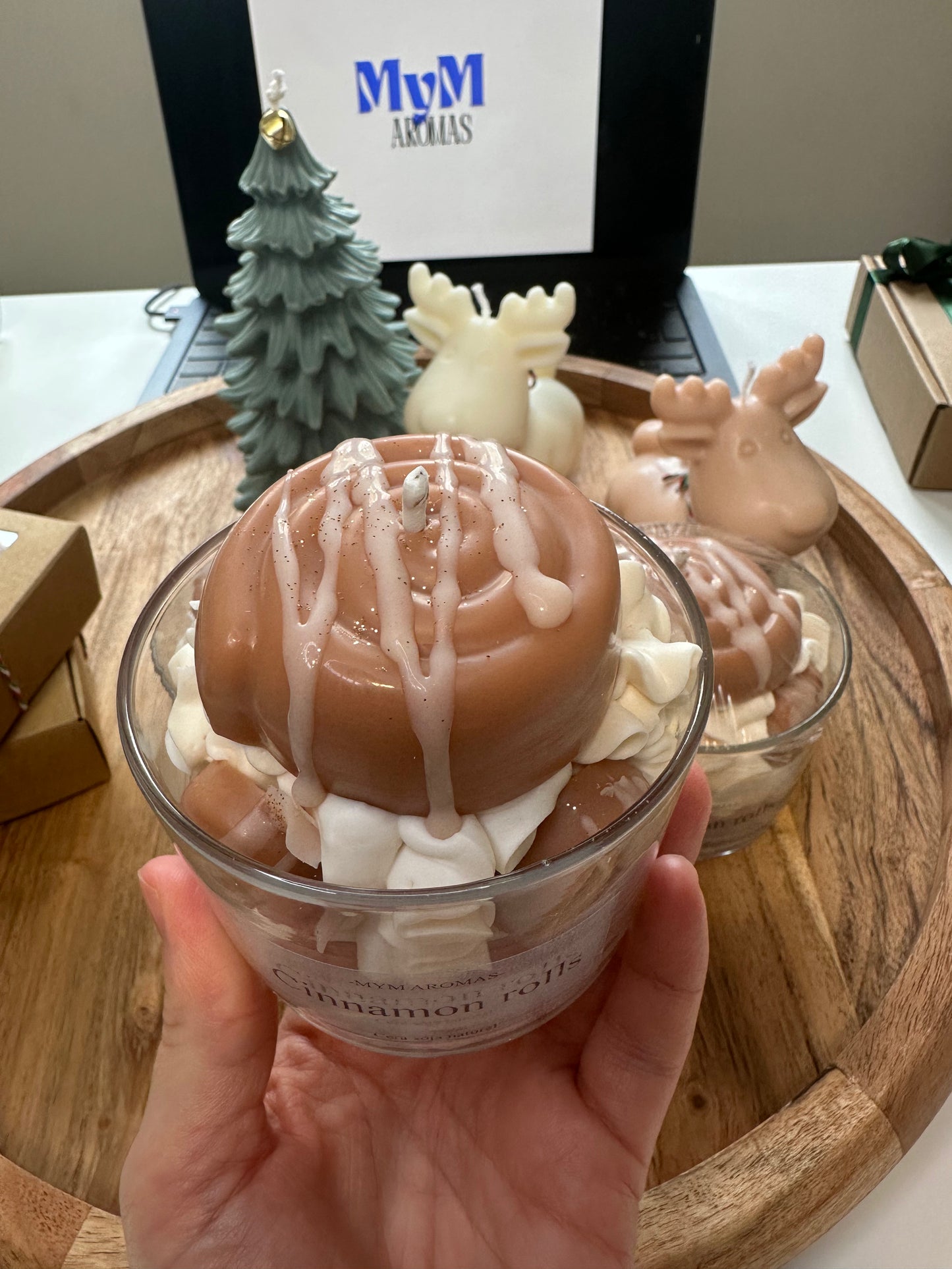 vela - cinnamon rolls