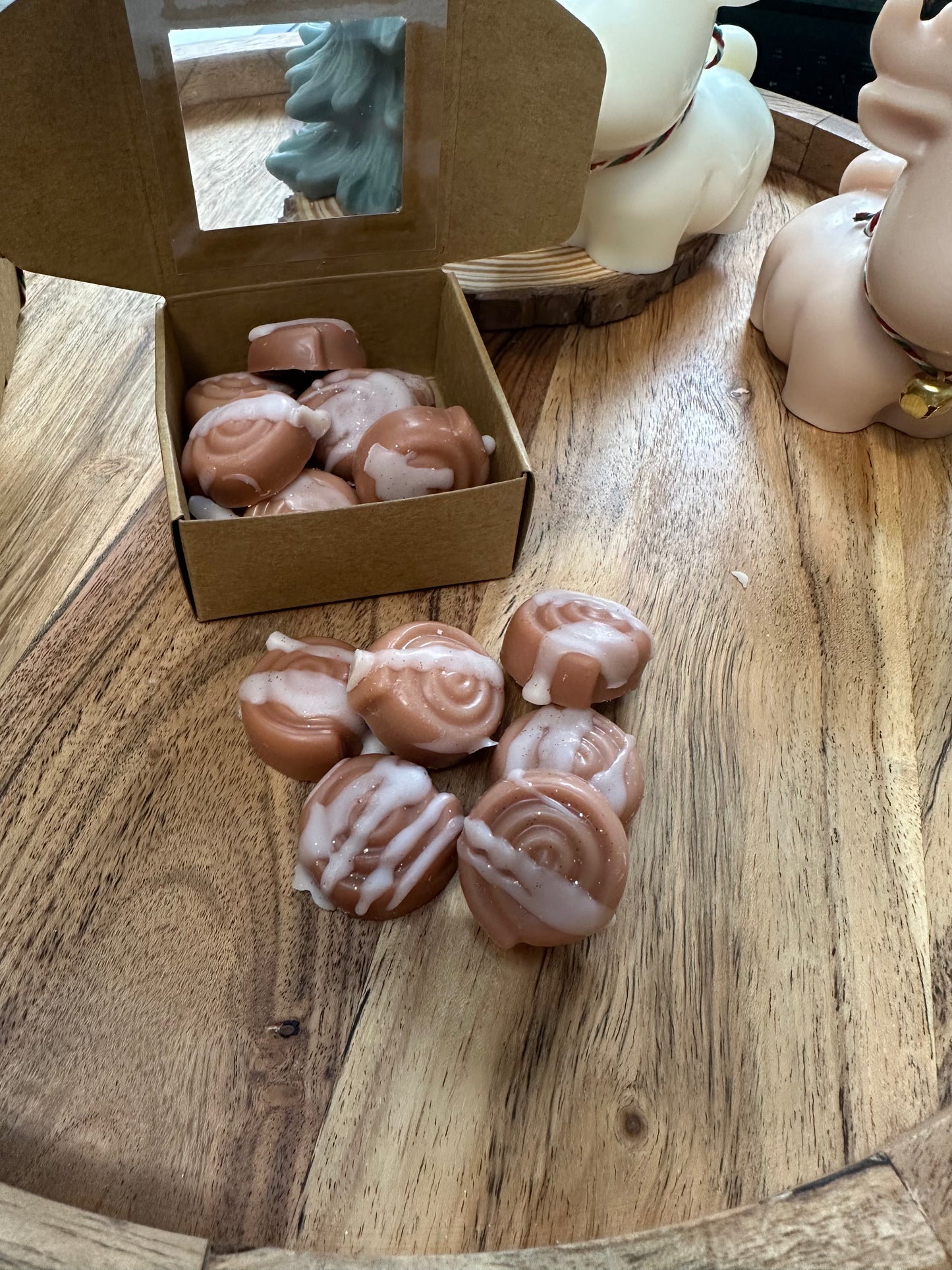 wax melts - cinnamon rolls
